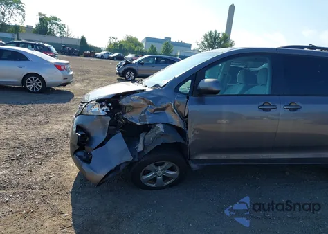 2011 Toyota Sienna Le V6 из США, поврежденный, VIN 5TDKK3DC6BS045758